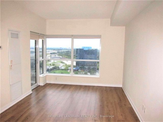 2216 - 181 Village Green Sq