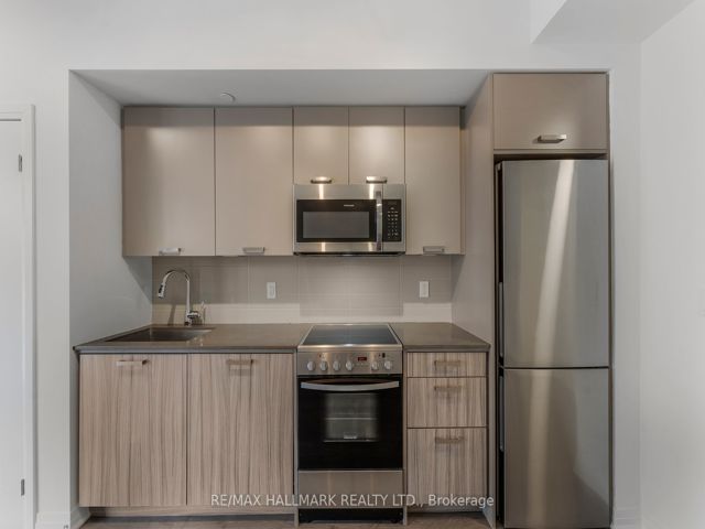 TH 103 - 2301 Danforth Ave