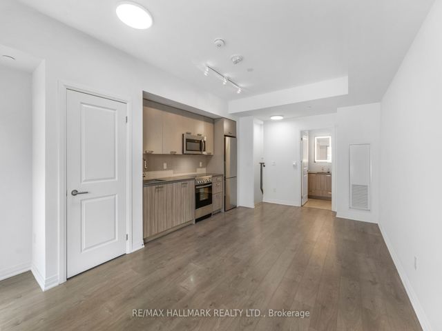 TH 103 - 2301 Danforth Ave