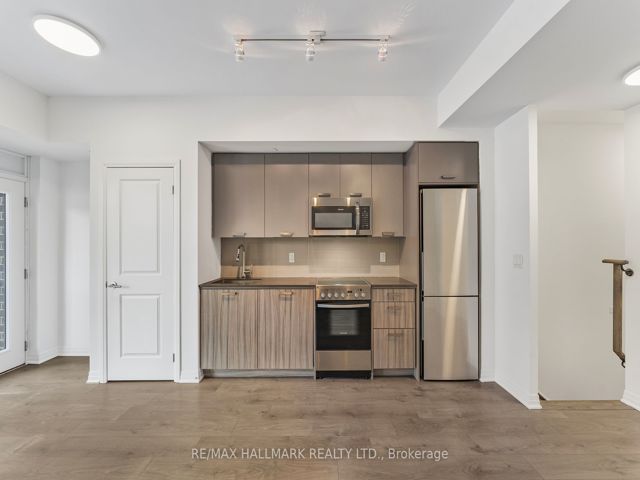 TH 103 - 2301 Danforth Ave