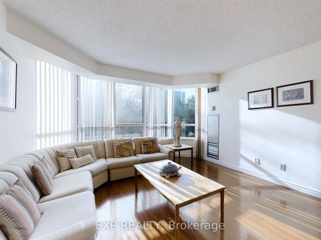 303 - 225 Bamburgh Circ