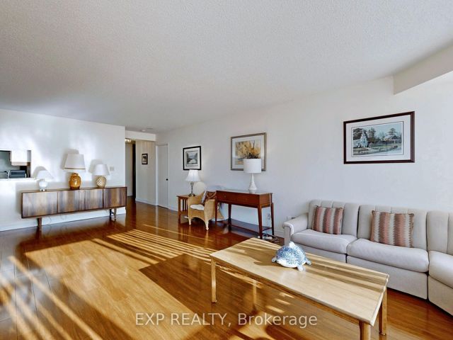 303 - 225 Bamburgh Circ