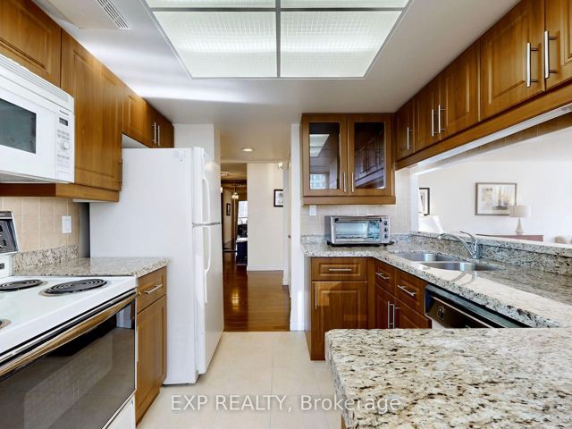 303 - 225 Bamburgh Circ