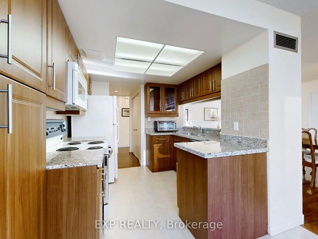 303 - 225 Bamburgh Circ
