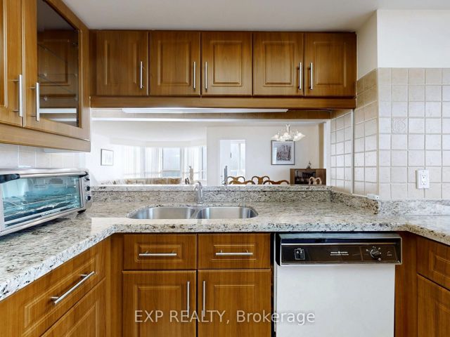 303 - 225 Bamburgh Circ