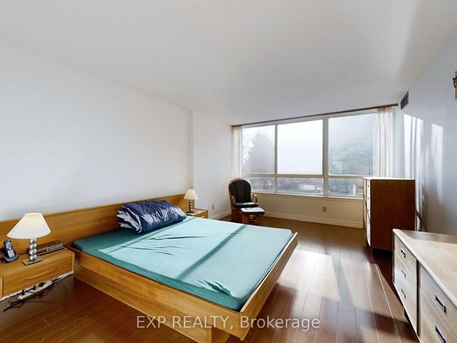 303 - 225 Bamburgh Circ