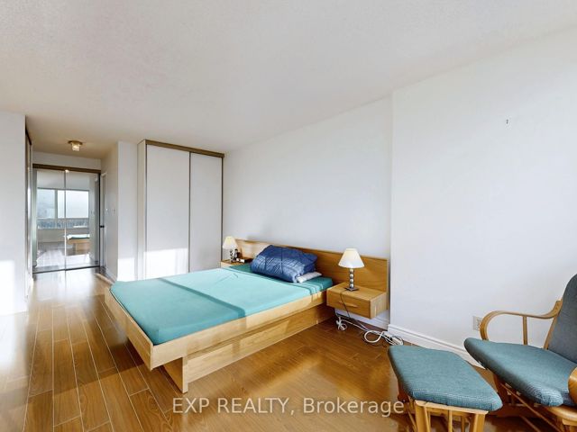 303 - 225 Bamburgh Circ