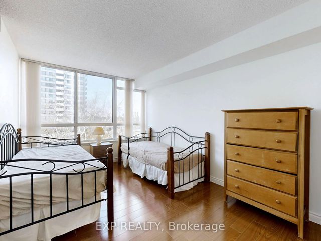 303 - 225 Bamburgh Circ