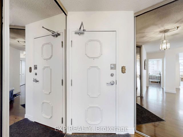 303 - 225 Bamburgh Circ
