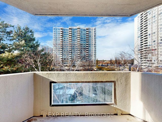 303 - 225 Bamburgh Circ