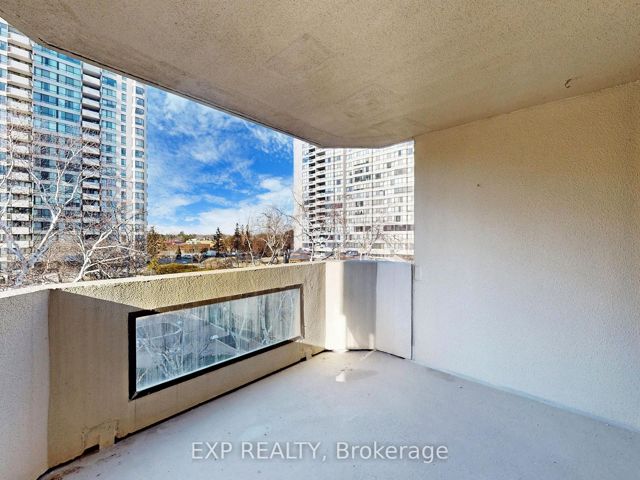 303 - 225 Bamburgh Circ