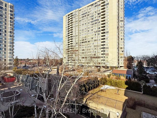 303 - 225 Bamburgh Circ