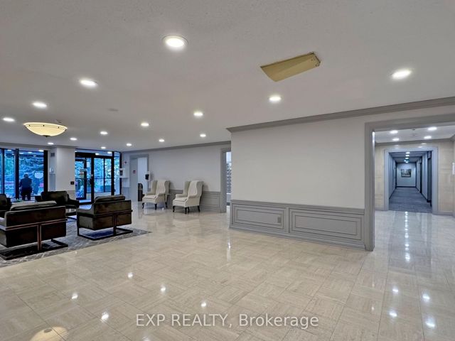 303 - 225 Bamburgh Circ