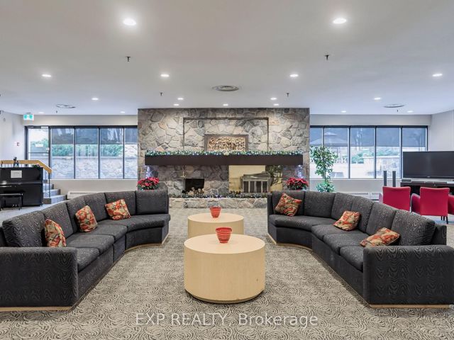 303 - 225 Bamburgh Circ