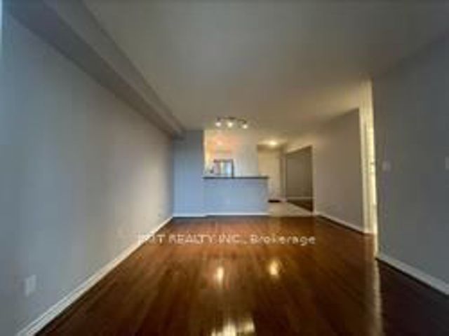 1066 - 123 Omni Dr