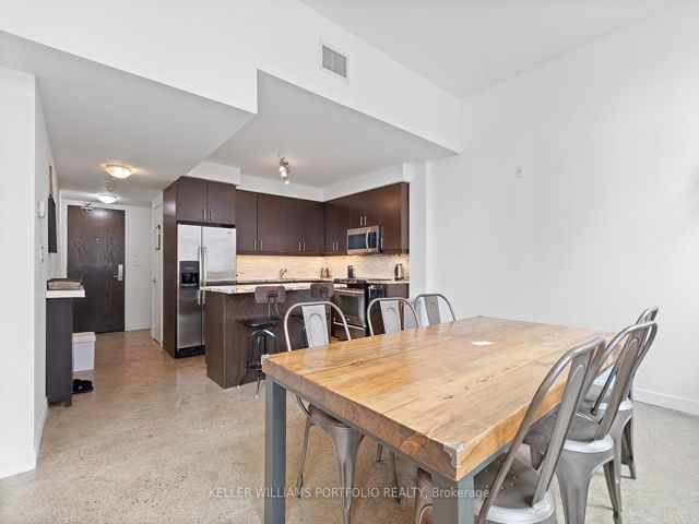 237 - 201 Carlaw Ave