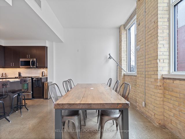 237 - 201 Carlaw Ave