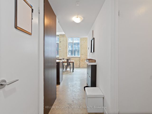 237 - 201 Carlaw Ave