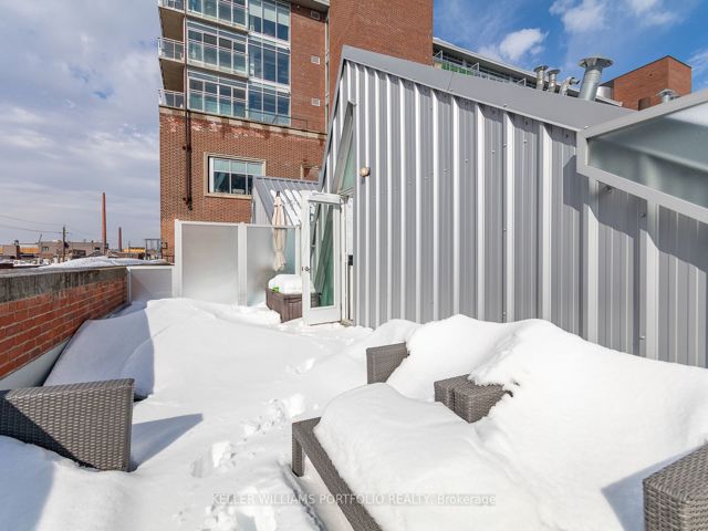 237 - 201 Carlaw Ave