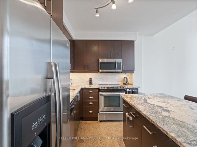 237 - 201 Carlaw Ave