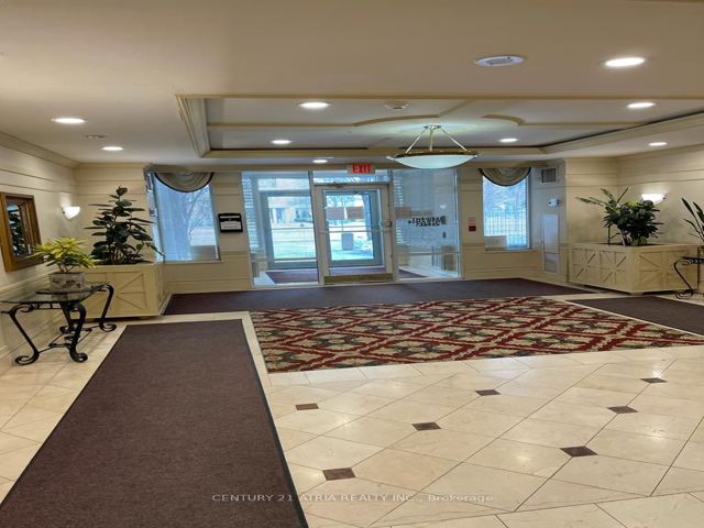 502 - 2628 Mccowan Rd