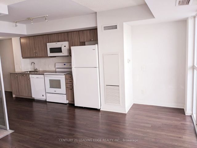 316 - 30 Meadowglen Pl