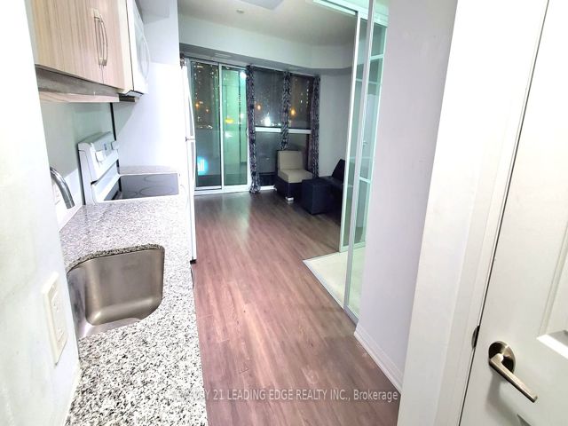 316 - 30 Meadowglen Pl