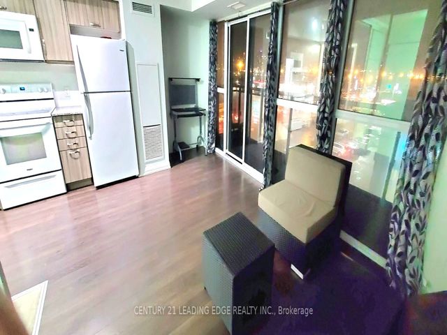 316 - 30 Meadowglen Pl