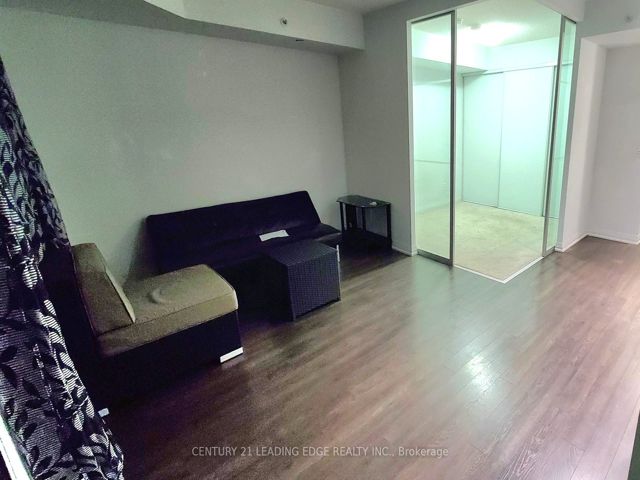 316 - 30 Meadowglen Pl