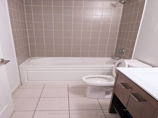 316 - 30 Meadowglen Pl