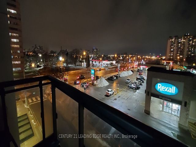 316 - 30 Meadowglen Pl