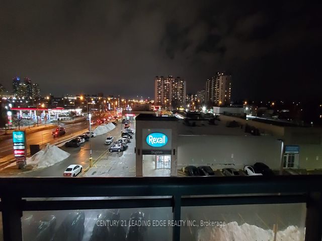 316 - 30 Meadowglen Pl