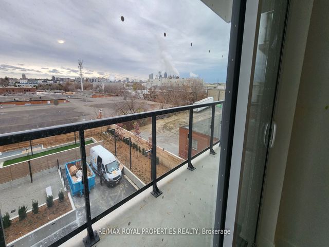 504 - 1350 Ellesmere Rd
