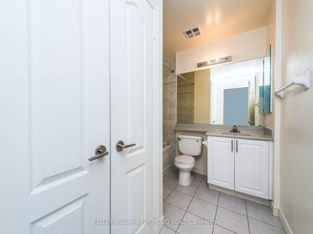 806 - 70 Town Centre Crt