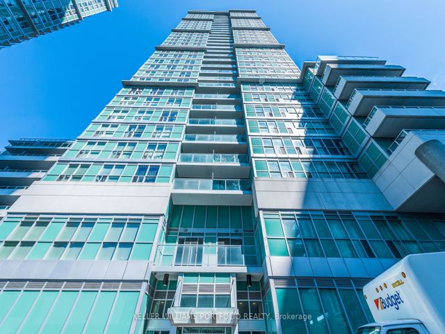 806 - 70 Town Centre Crt