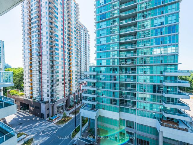 806 - 70 Town Centre Crt
