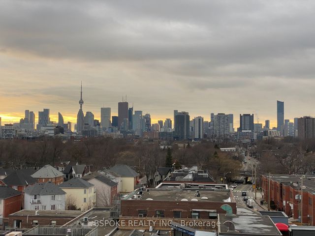 904 - 319 Carlaw Ave
