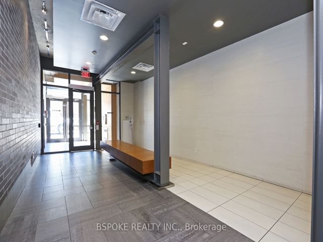 904 - 319 Carlaw Ave