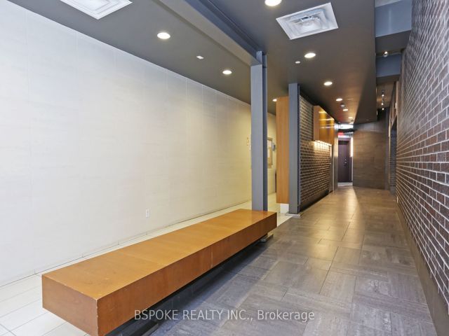 904 - 319 Carlaw Ave