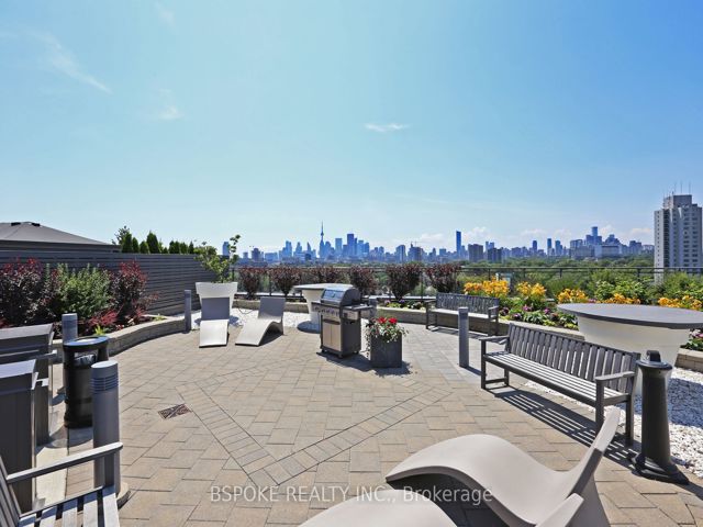 904 - 319 Carlaw Ave