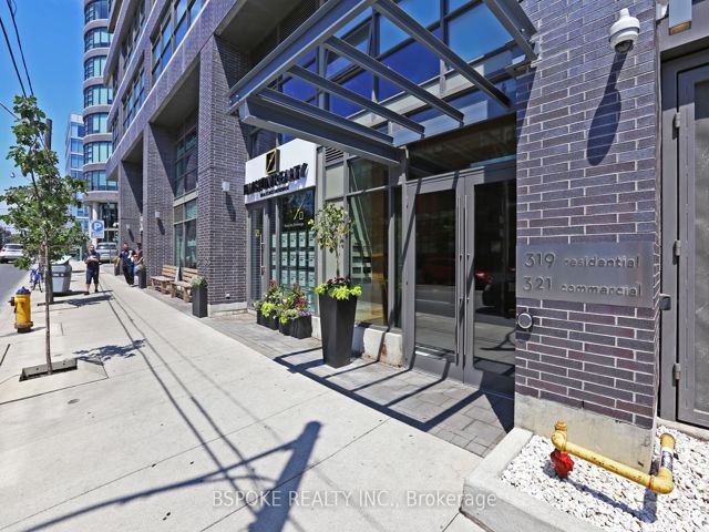 904 - 319 Carlaw Ave