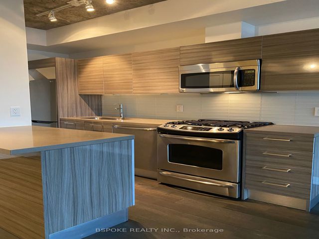 904 - 319 Carlaw Ave