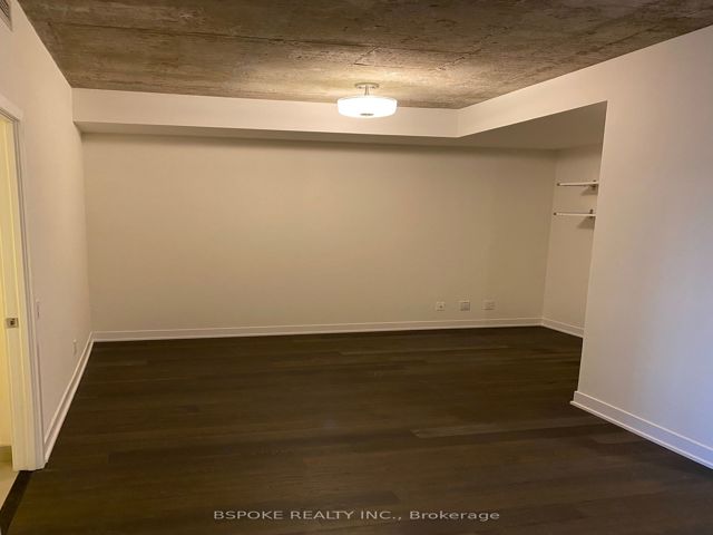 904 - 319 Carlaw Ave
