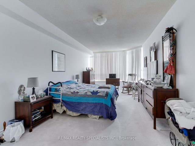 1203 - 168 Bonis Ave