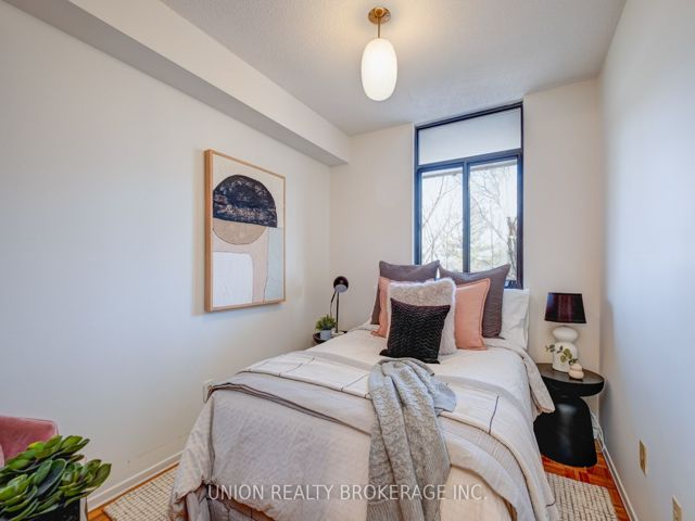 5-511 - 50 Old Kingston Rd