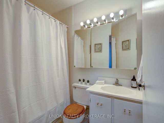 5-511 - 50 Old Kingston Rd