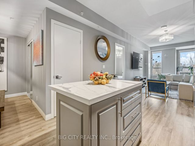 202 - 22 East Haven Dr