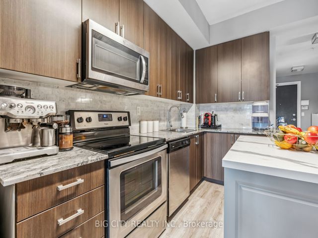 202 - 22 East Haven Dr