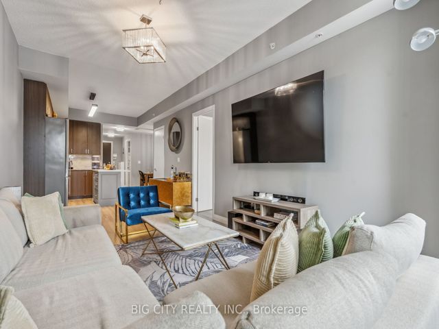 202 - 22 East Haven Dr