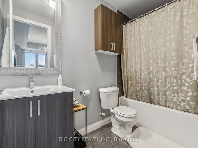 202 - 22 East Haven Dr
